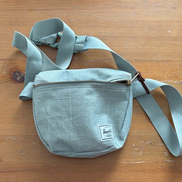 Herschel Supply Company Handbags - Herschel Supply Company Crossbody Bag in Light Green